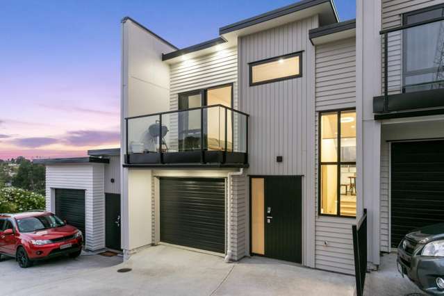3 Bedrooms with 2 Bathrooms with Garage