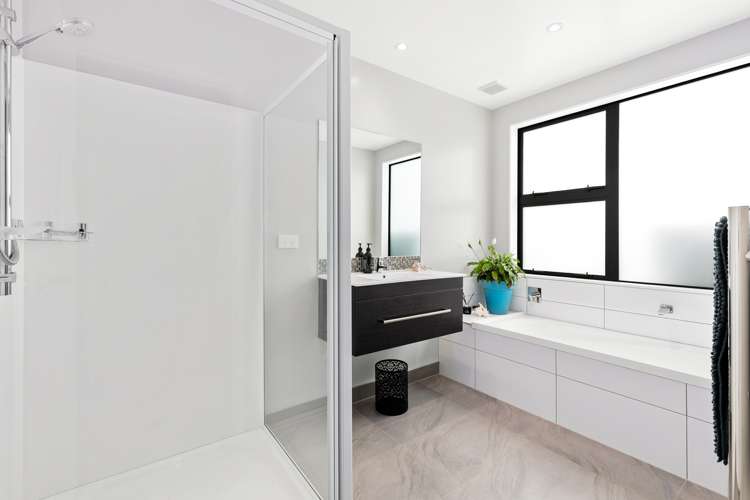 37 Crabb Fields Lane Riverhead_7