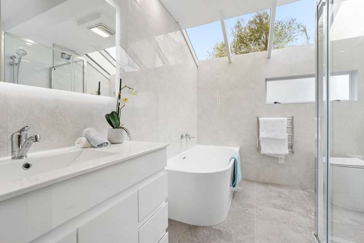 17 Edgerton Road Te Atatu Peninsula_10