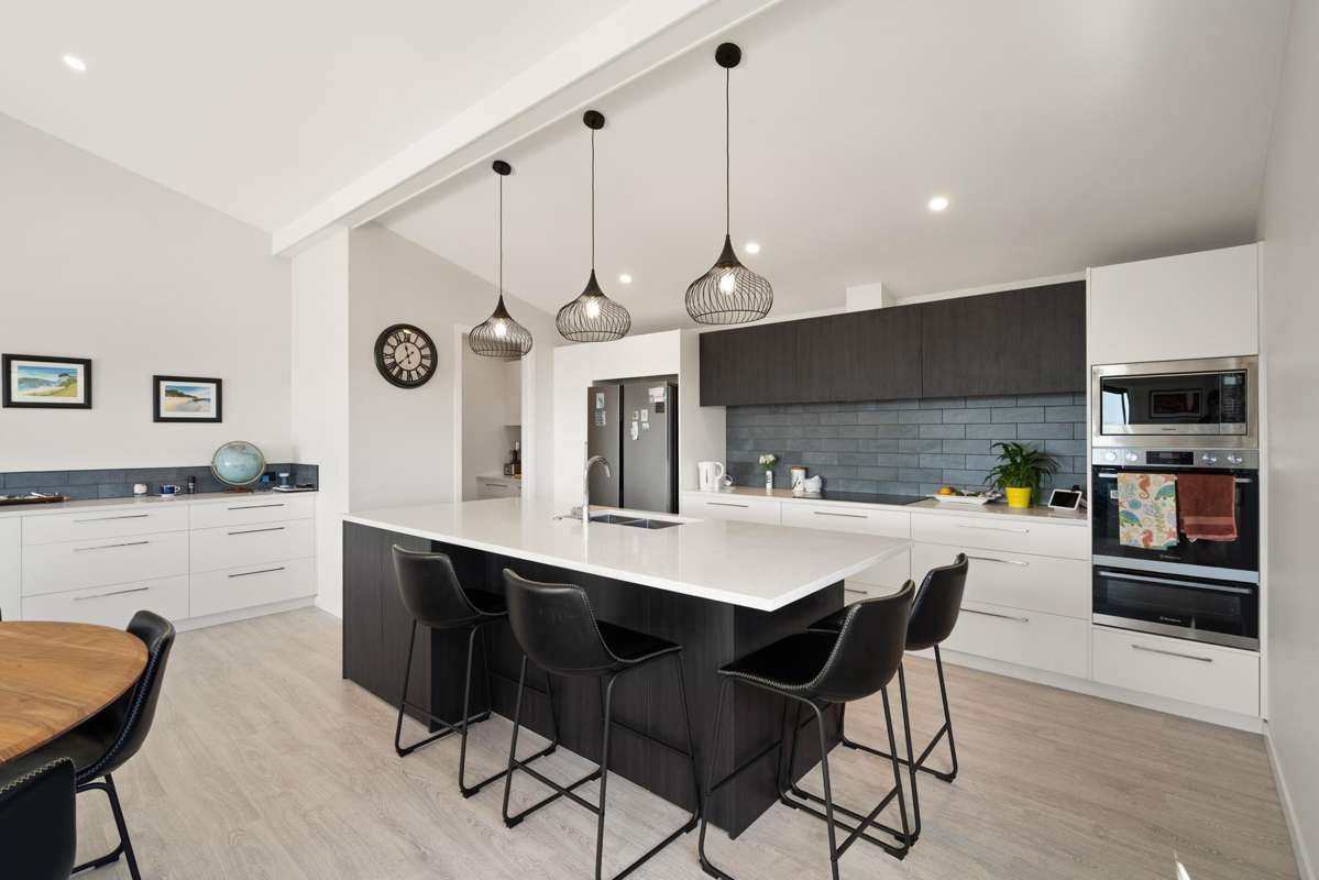 77 Stratford Drive_2