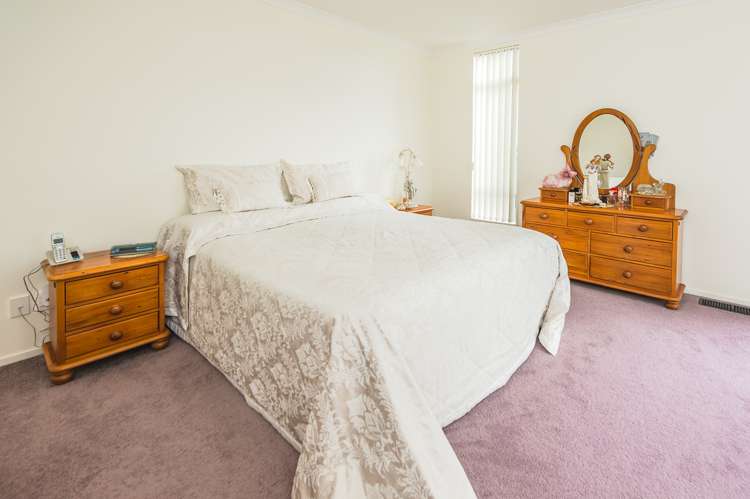 13 Lithgow Drive Otamatea_15