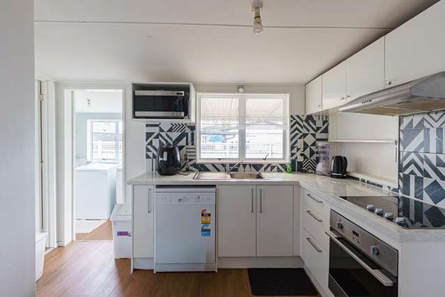 910 Grove Road Mayfair_1