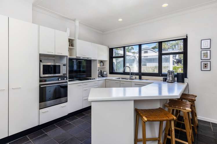 9 Glamis Avenue Manly_13