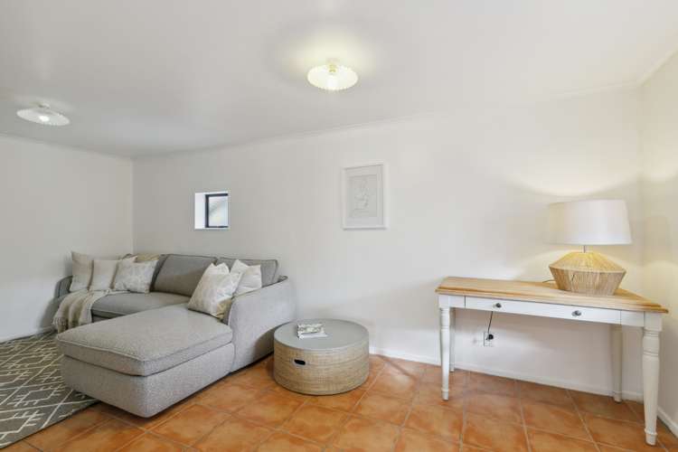 140 Akaroa Drive Maupuia_12