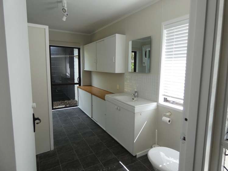 2/125 Victoria Road Devonport_11