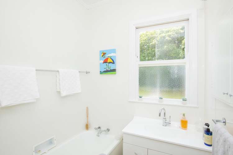 541 Childers Road Te Hapara_17