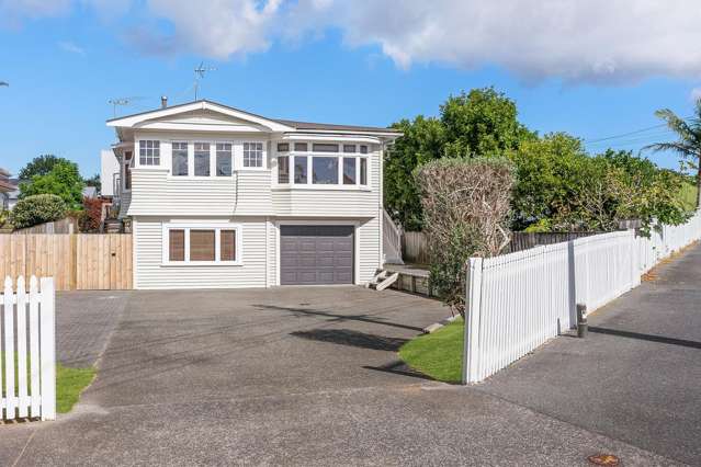 Spacious Family Living, Moments from the Beach