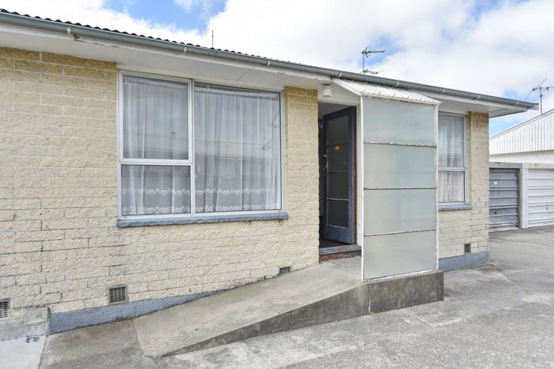 2/560 Hereford Street Linwood_0