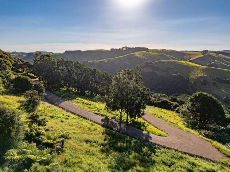 79-85 Awaawaroa Road Waiheke Island_16