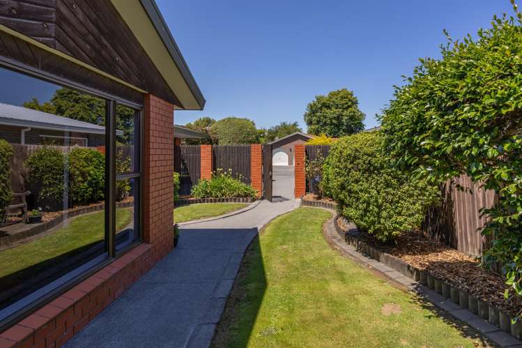 22 Regency Crescent Redwood_19