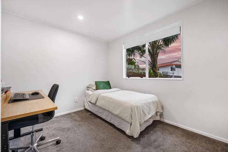 24 Halloran Place Massey_15