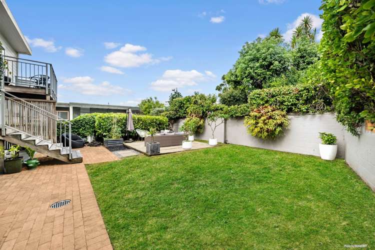 1/86 Seaview Road Castor Bay_18