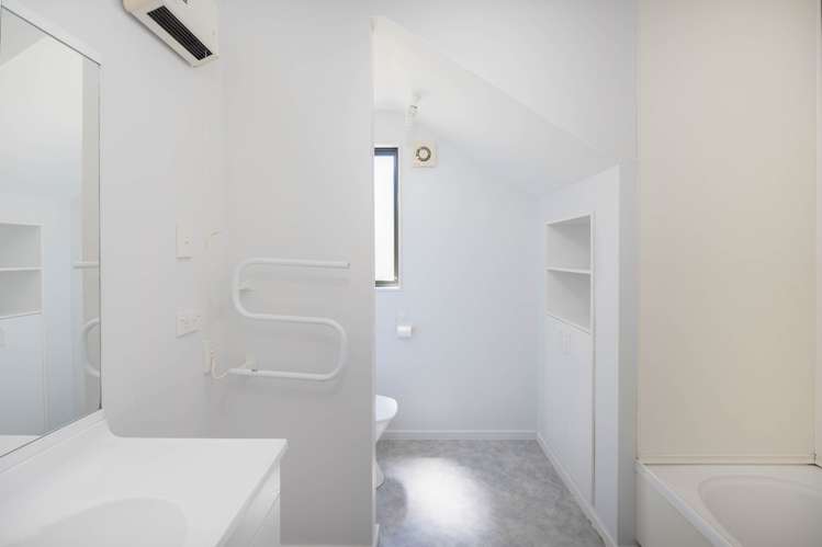 2 Antrim Place Rangatira Park_9