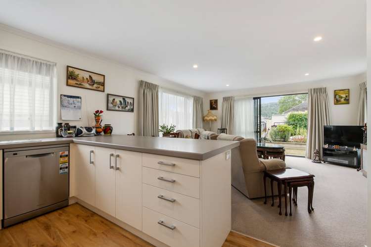 8 Savage Crescent Upper Hutt_5