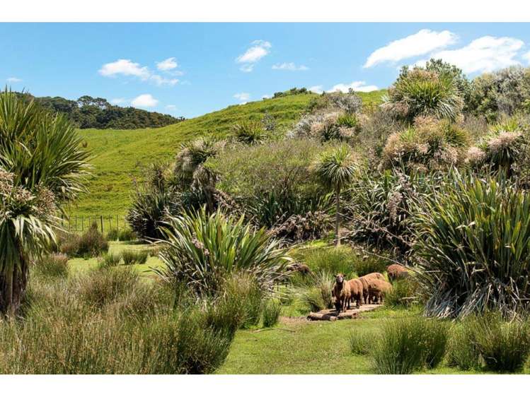 42 Cemetery Road Pollok_12