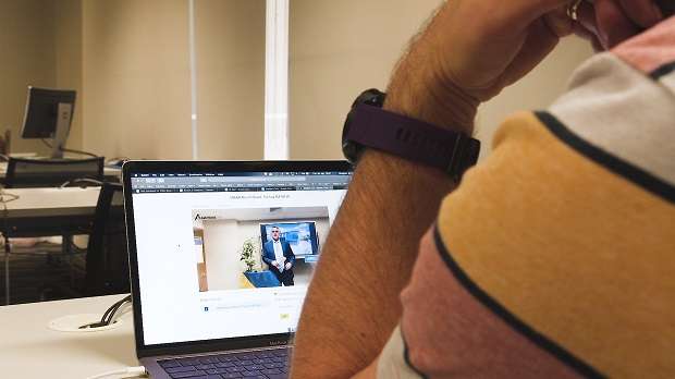 010520splAuctionslive0030Barfoot