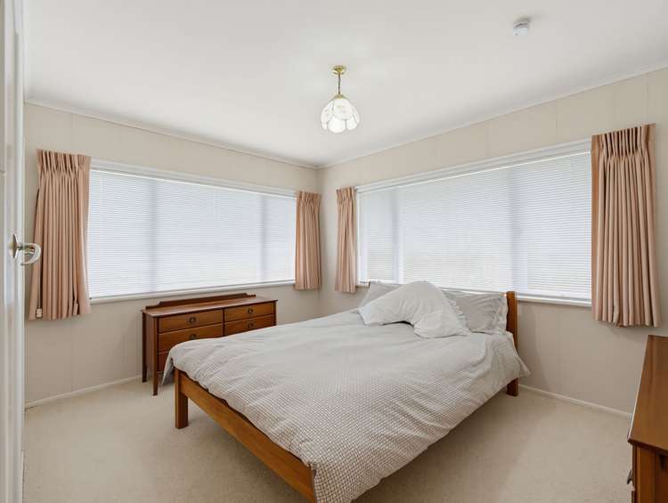 2 Grendon Road Titirangi_16