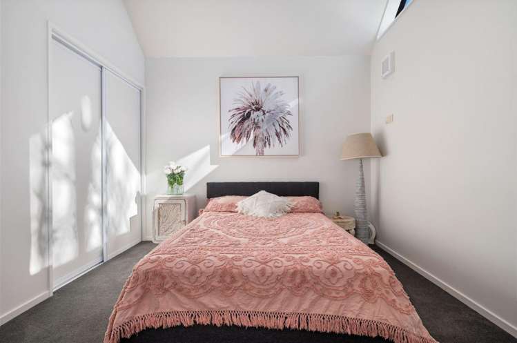 2/66 Innes Road Merivale_8