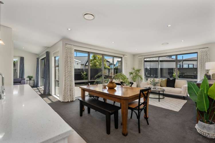 43 Vernon Drive Lincoln_8