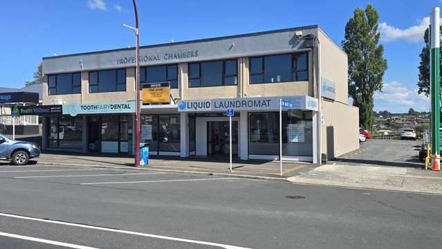 Diversified income with leasing upside