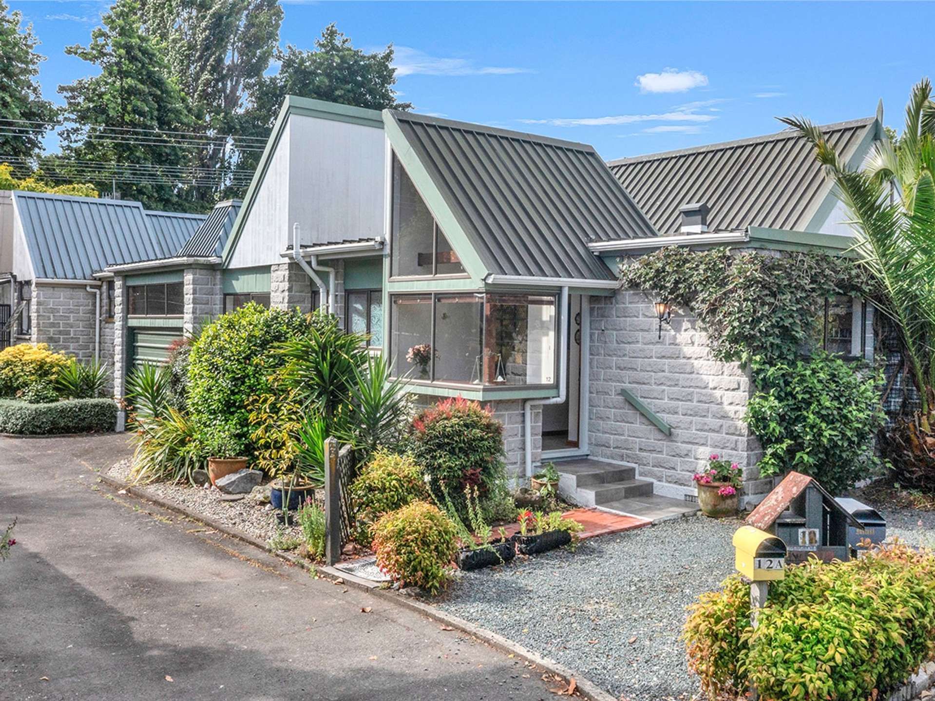 1/12 Byron Place Stoke_0