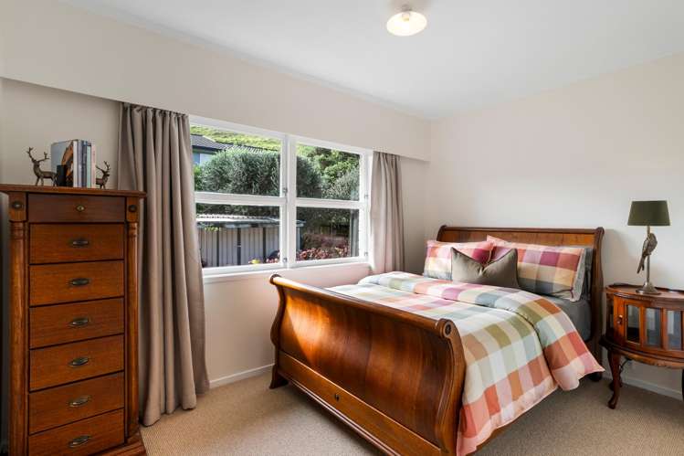 35 Ridgemount Rise Mangere Bridge_16