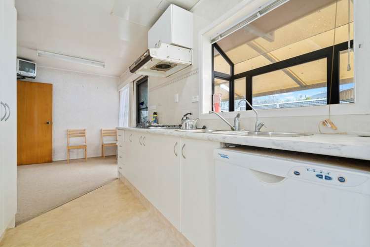 10 Beaufield Lane Te Atatu Peninsula_10