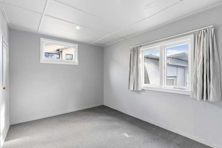 692 Beach Road Browns Bay_11