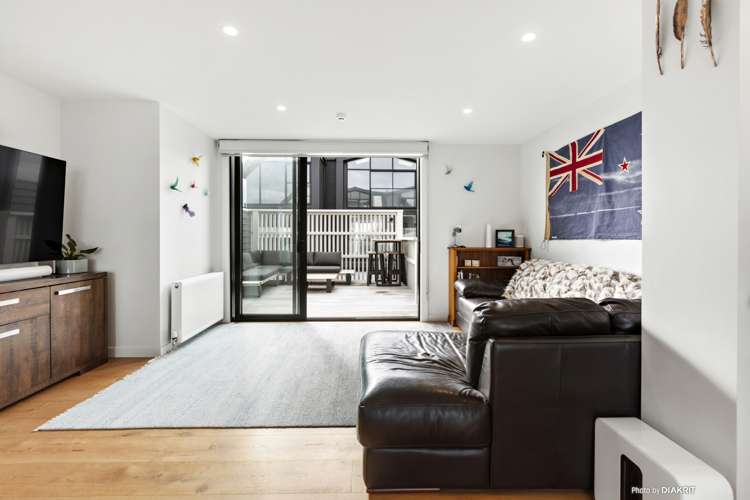 8b Lyall Parade Lyall Bay_6