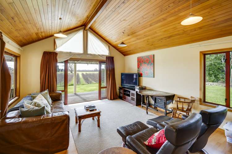 42 Raymond Road Haumoana_17