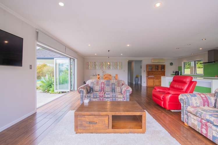 30 Lloyd Drive Wainui_9