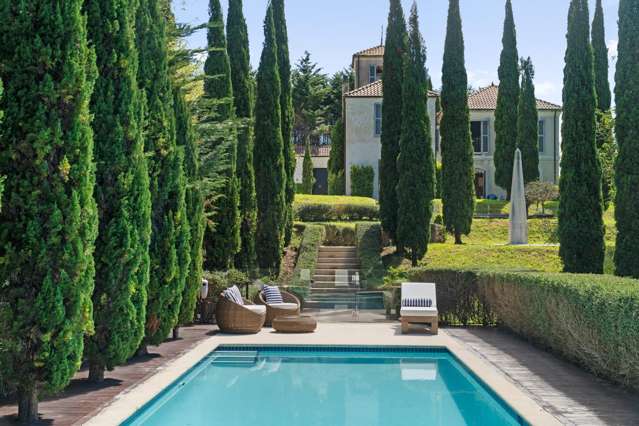 Luxury with the Wow Factor - North Auckland Estate