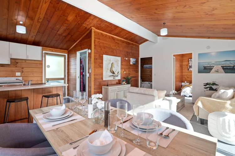 2 Cooper Avenue Holdens Bay_2