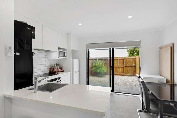 2/78 Swaffield Road Papatoetoe_3