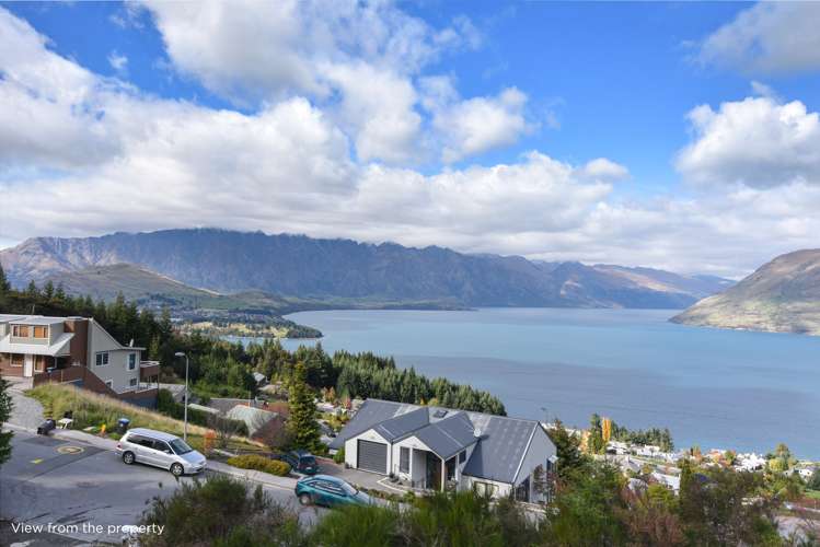 118b Wynyard Crescent Fernhill/Sunshine Bay_2