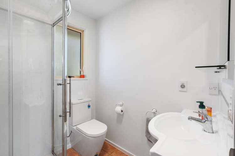 75a Farquhars Road Redwood_11