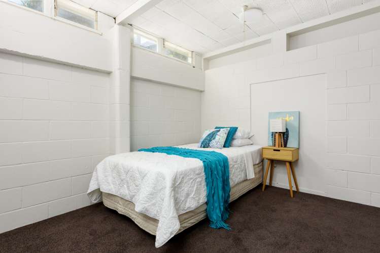 9 Russell Place Brookfield_16