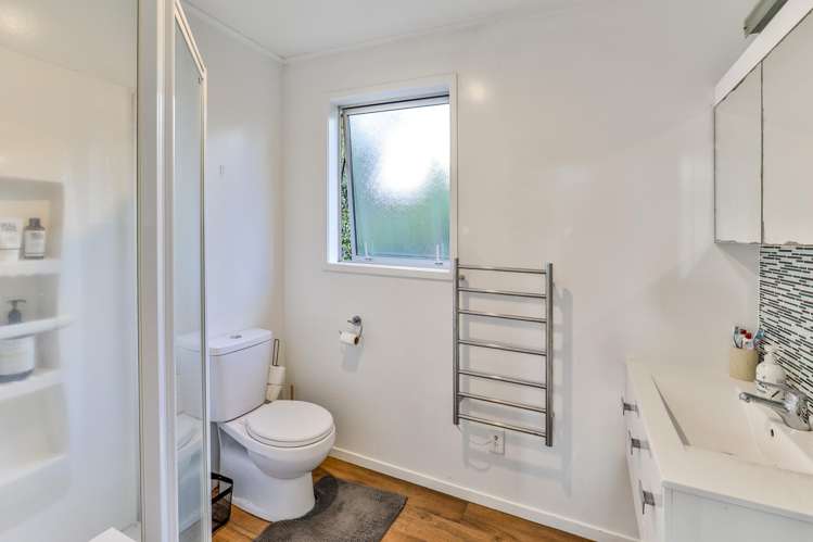 23 Bodi Place Te Atatu South_11