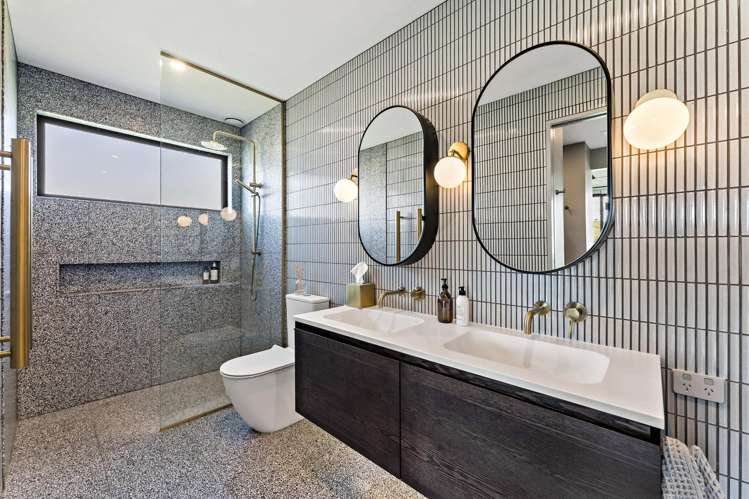 17 Dinning Road Riverhead_8