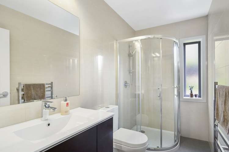 32a Bodi Place Te Atatu South_14