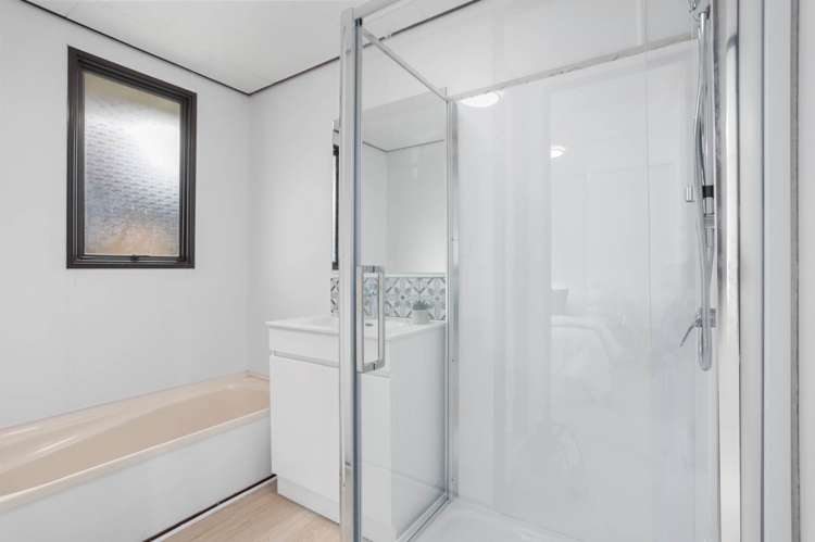 1/233 Glengarry Road Glen Eden_11