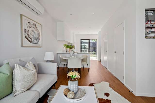 4/12 Woodhouse Place West Harbour_4