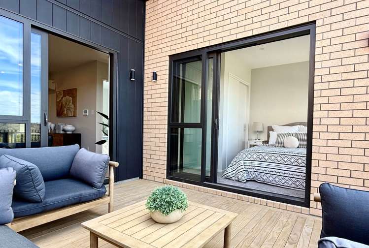 32 Paretao Street Massey_11