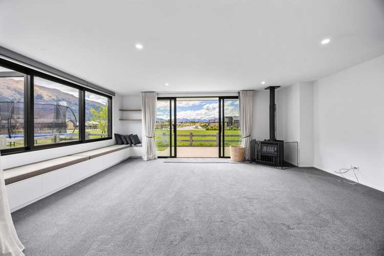 148 Burdon Loop Lake Hawea_9