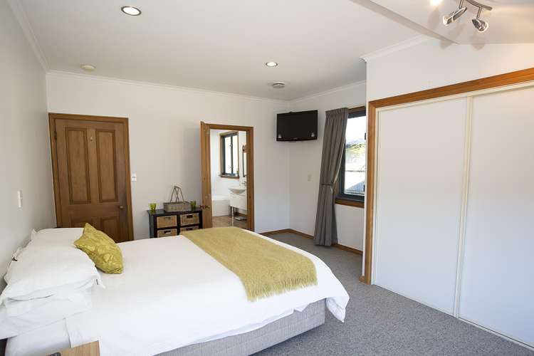 4 Pages Road Allenton_9