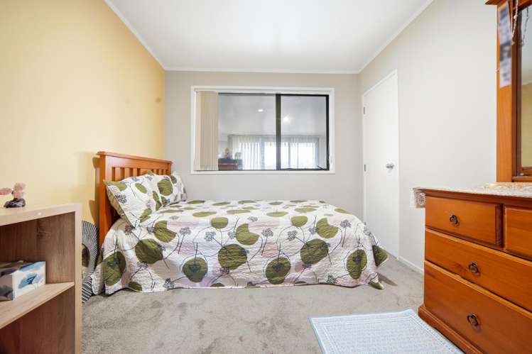 2 Arodella Crescent Ranui_13