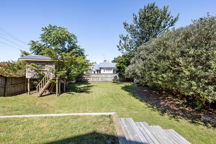 655 Grey Street Hamilton East_16