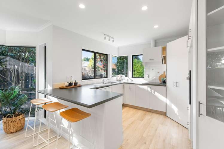 31 Ocean Crest Papamoa_9