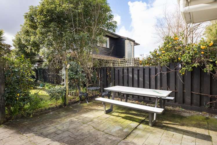6 Truscott Grove Awapuni_24