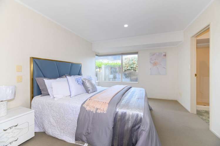 2/10 Caldbeck Rise Northpark_10